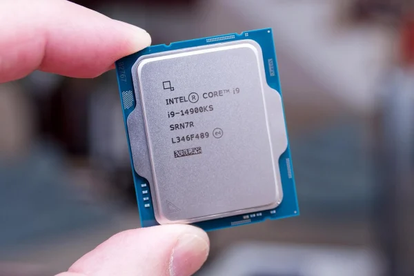 Intel si producatorii de placi de baza nu sunt de acord cu privire la modul de stabilizare a procesorului i9 care se blocheaza