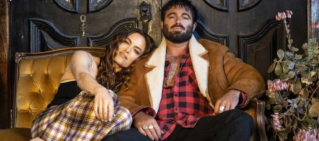 Angus si Julia Stone: „Acest album pare sa fie o revenire la origini, am realizat mare parte din el în sufragerie”