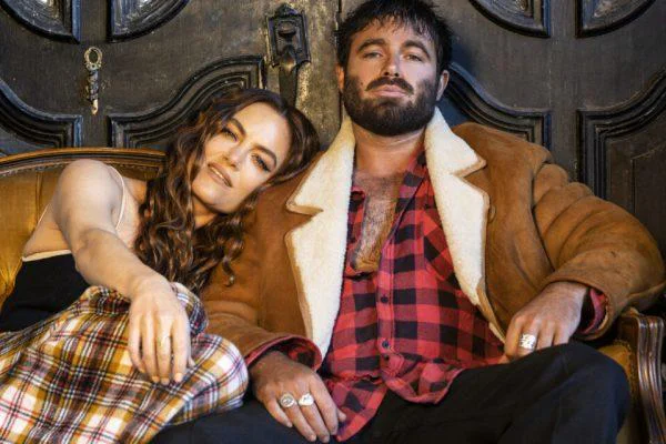 Angus si Julia Stone: „Acest album pare sa fie o revenire la origini, am realizat mare parte din el în sufragerie”