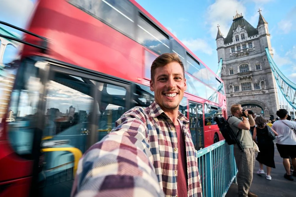 Vacanță în Londra cu buget redus: cum găsești zboruri ieftine prin Vola
